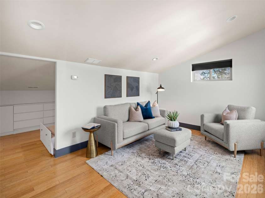 46 Park Avenue, Asheville, NC 28801.  MLS# CAR4329006, YatesRealty ID 15411. 