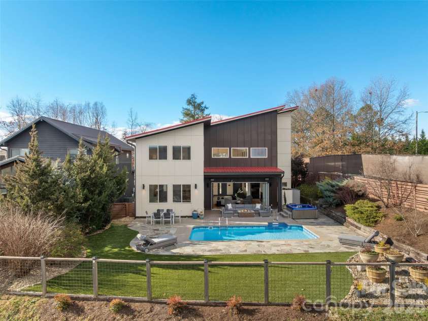 46 Park Avenue, Asheville, NC 28801.  MLS# CAR4329006, YatesRealty ID 15411. 