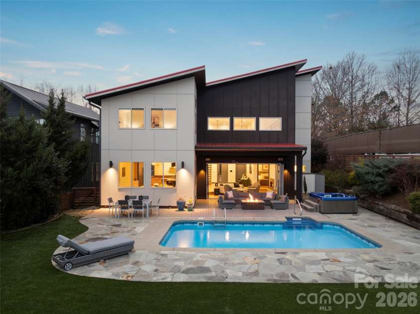 46 Park Avenue, Asheville, NC 28801.  MLS# CAR4329006, YatesRealty ID 15411. 