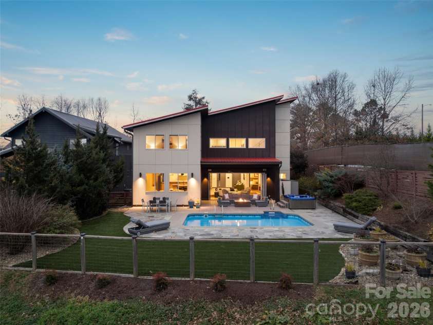 46 Park Avenue, Asheville, NC 28801.  MLS# CAR4329006, YatesRealty ID 15411. 