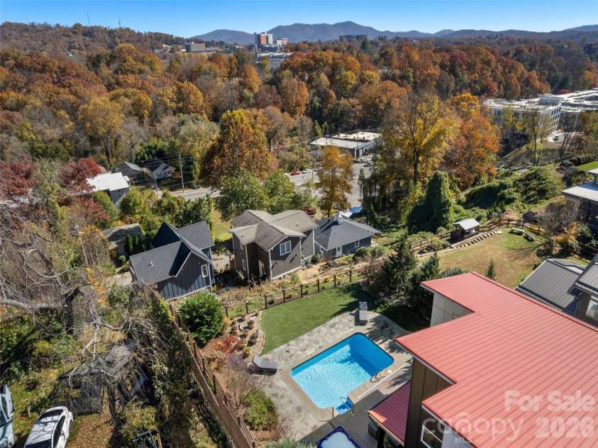 46 Park Avenue, Asheville, NC 28801.  MLS# CAR4329006, YatesRealty ID 15411. 