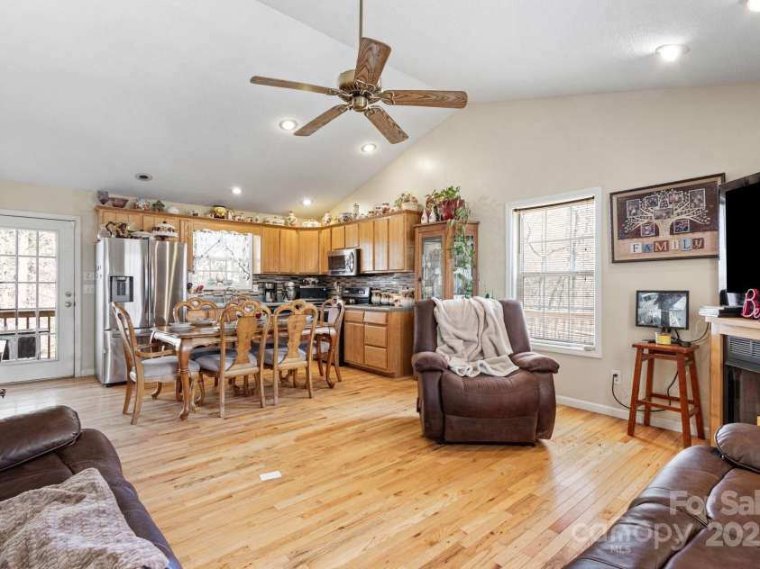 4 Dreskin Road, Murphy, NC 28906.  MLS# CAR4246402, YatesRealty ID 15412. 