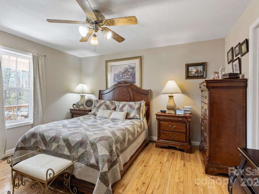 4 Dreskin Road, Murphy, NC 28906.  MLS# CAR4246402, YatesRealty ID 15412. 