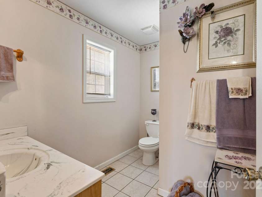 4 Dreskin Road, Murphy, NC 28906.  MLS# CAR4246402, YatesRealty ID 15412. 