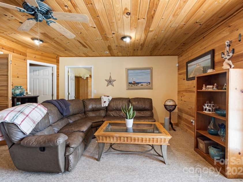 4 Dreskin Road, Murphy, NC 28906.  MLS# CAR4246402, YatesRealty ID 15412. 