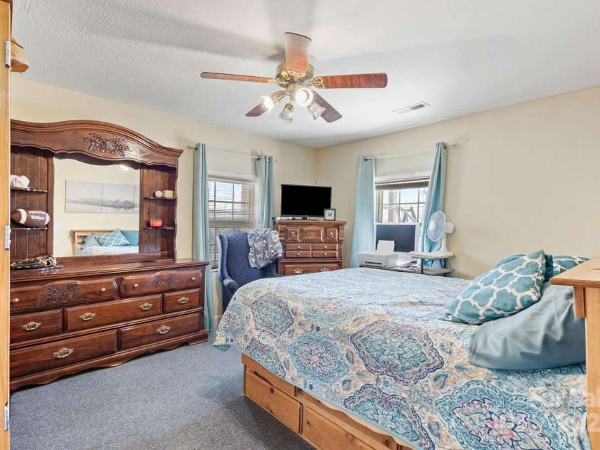 4 Dreskin Road, Murphy, NC 28906.  MLS# CAR4246402, YatesRealty ID 15412. 