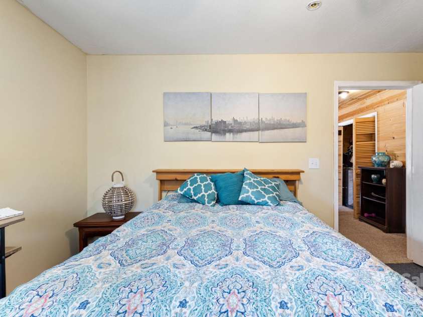 4 Dreskin Road, Murphy, NC 28906.  MLS# CAR4246402, YatesRealty ID 15412. 