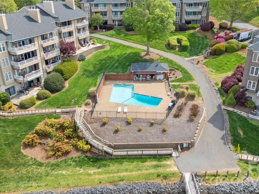 7340 Lakefront Drive, Charlotte, NC 28278.  MLS# CAR4371690, YatesRealty ID 15412. 
