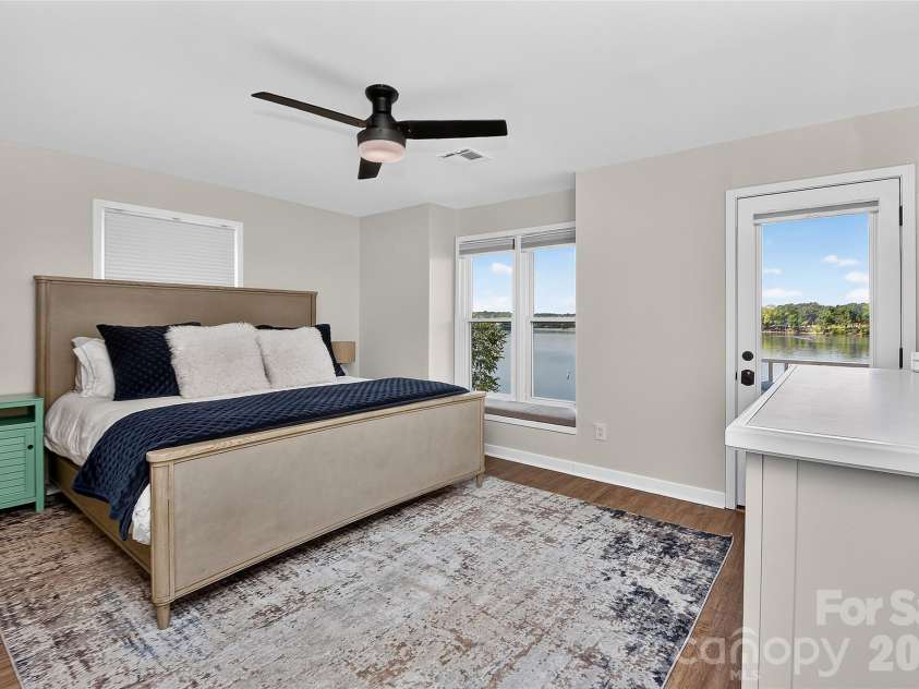 7340 Lakefront Drive, Charlotte, NC 28278.  MLS# CAR4415348, YatesRealty ID 15412. 