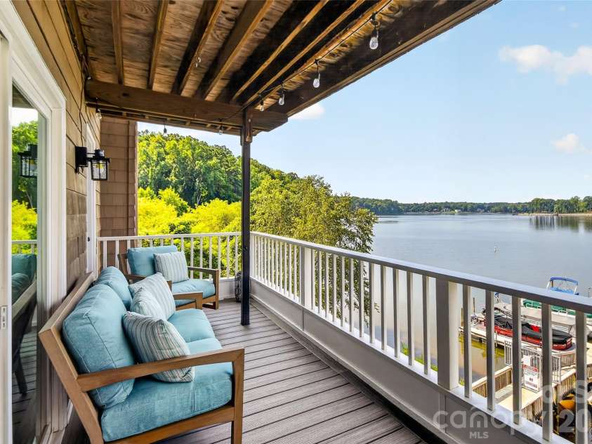 7340 Lakefront Drive, Charlotte, NC 28278.  MLS# CAR4415348, YatesRealty ID 15412. 