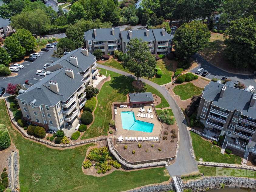 7340 Lakefront Drive, Charlotte, NC 28278.  MLS# CAR4415348, YatesRealty ID 15412. 