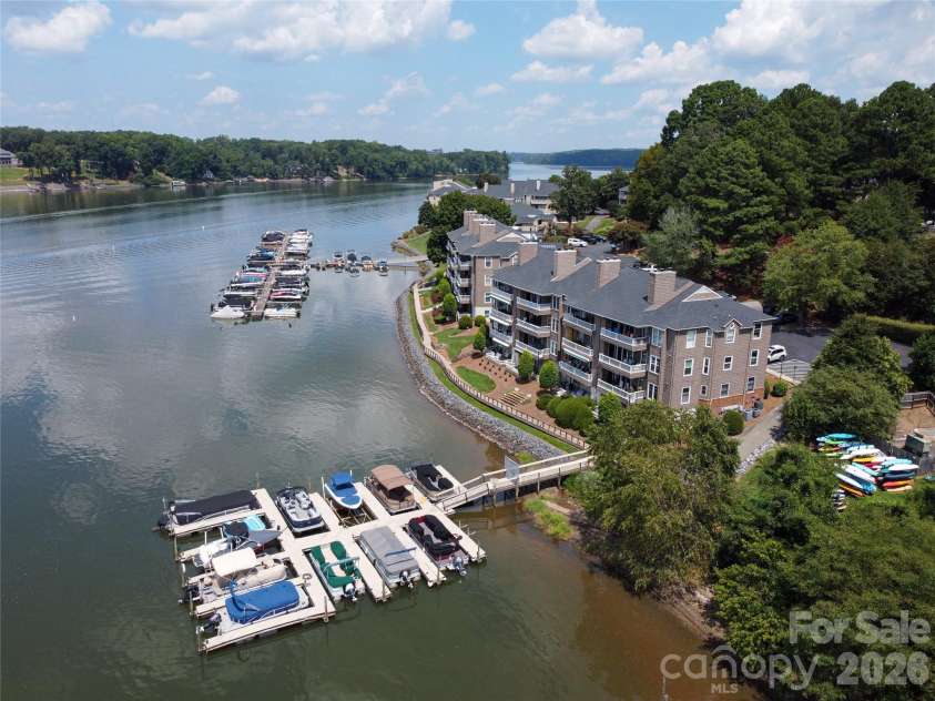 7340 Lakefront Drive, Charlotte, NC 28278.  MLS# CAR4415348, YatesRealty ID 15412. 