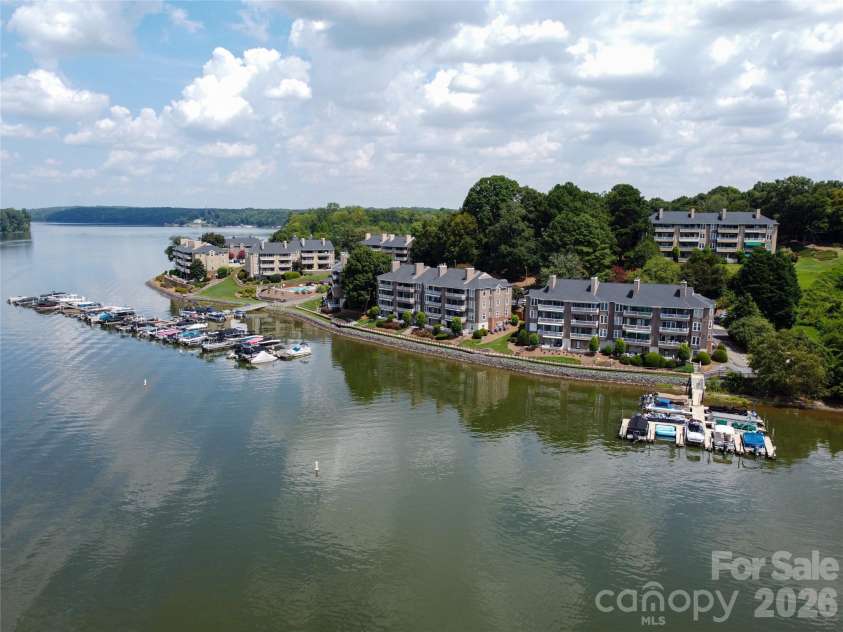 7340 Lakefront Drive, Charlotte, NC 28278.  MLS# CAR4415348, YatesRealty ID 15412. 