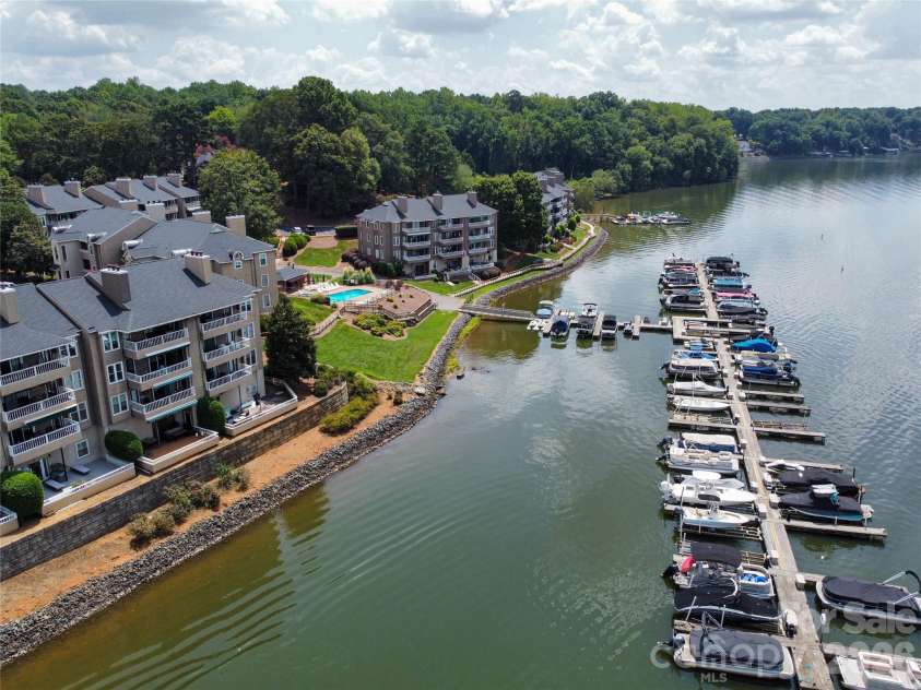 7340 Lakefront Drive, Charlotte, NC 28278.  MLS# CAR4415348, YatesRealty ID 15412. 
