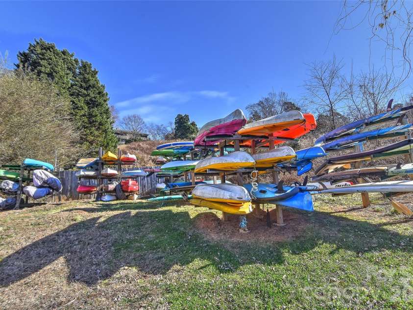 7340 Lakefront Drive, Charlotte, NC 28278.  MLS# CAR4415348, YatesRealty ID 15412. 