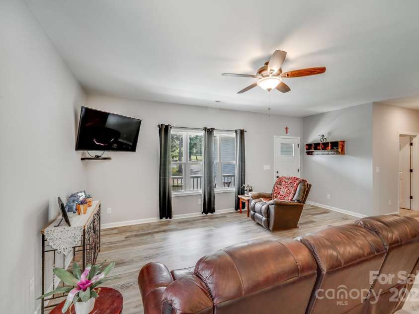 1406 High Shoals Road, Lincolnton, NC 28092.  MLS# CAR4257315, YatesRealty ID 15413. 