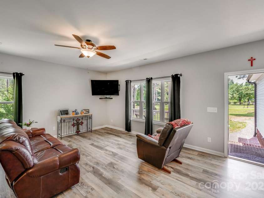 1406 High Shoals Road, Lincolnton, NC 28092.  MLS# CAR4257315, YatesRealty ID 15413. 