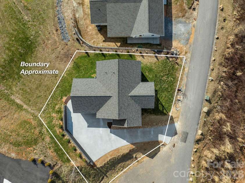 56 White Oak Place, Mars Hill, NC 28754.  MLS# CAR4334521, YatesRealty ID 15413. Boundaries are approximate