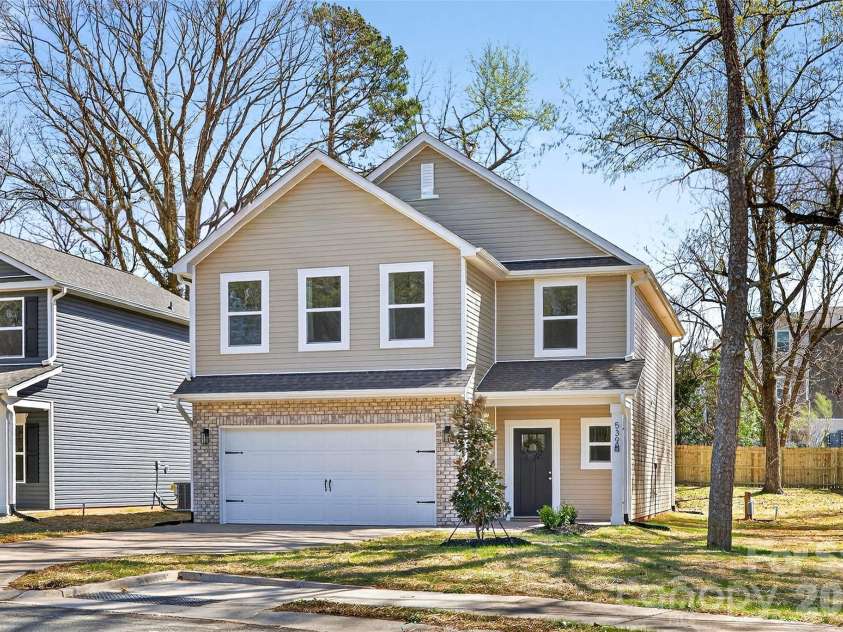 539 Dawn Circle, Charlotte, NC 28213.  MLS# CAR4338636, YatesRealty ID 15415. 