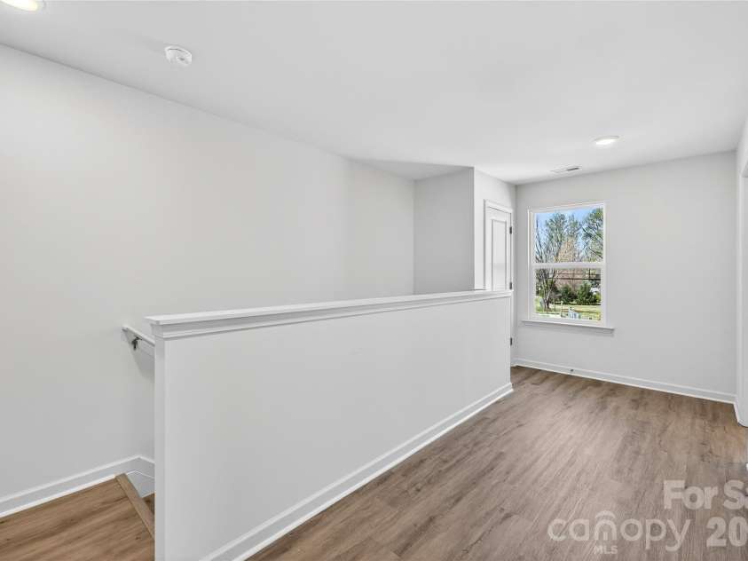 539 Dawn Circle, Charlotte, NC 28213.  MLS# CAR4338636, YatesRealty ID 15415. 