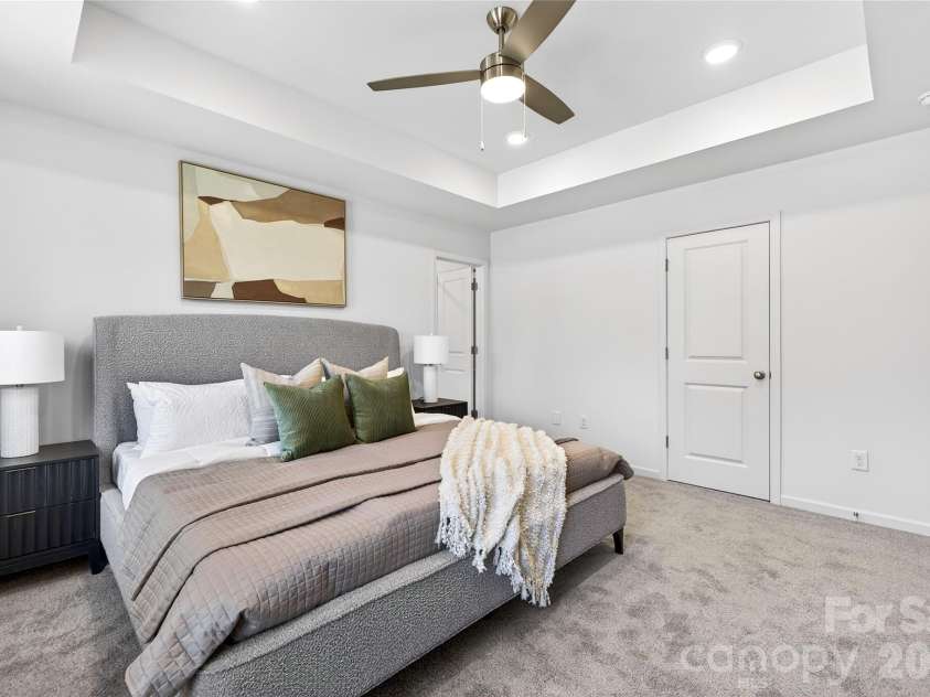 539 Dawn Circle, Charlotte, NC 28213.  MLS# CAR4338636, YatesRealty ID 15415. 