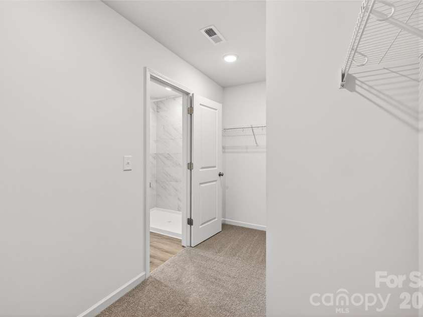 539 Dawn Circle, Charlotte, NC 28213.  MLS# CAR4338636, YatesRealty ID 15415. 