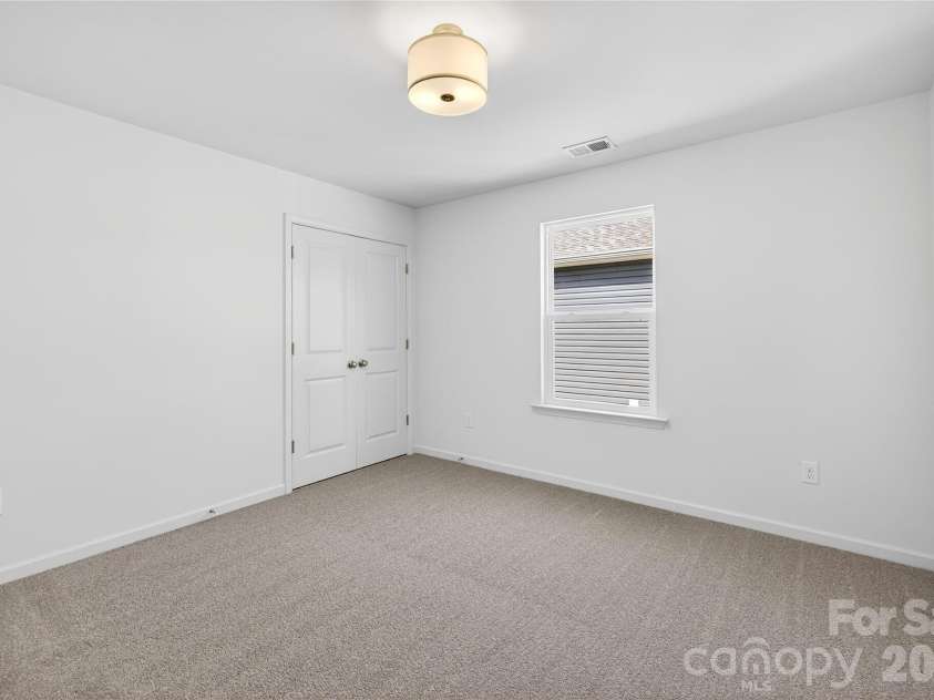 539 Dawn Circle, Charlotte, NC 28213.  MLS# CAR4338636, YatesRealty ID 15415. 