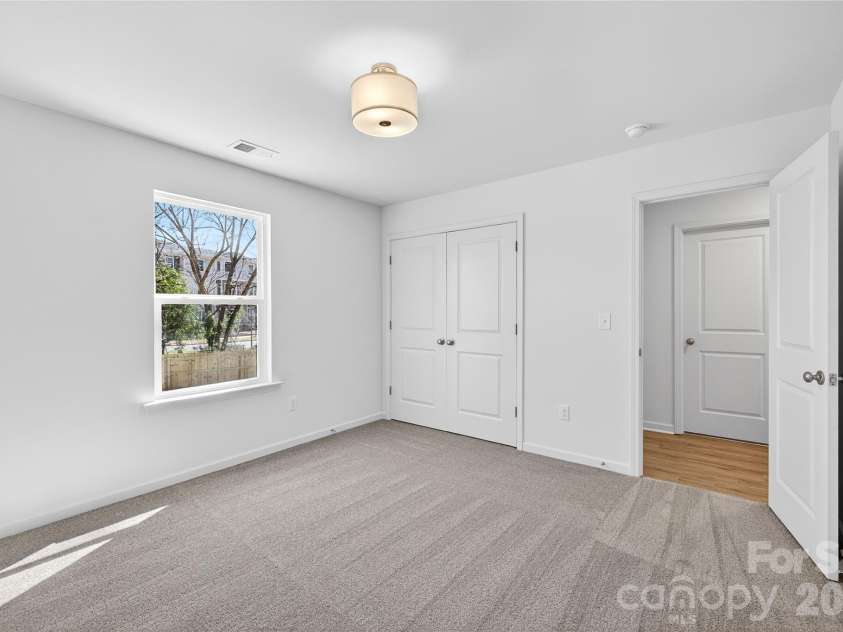 539 Dawn Circle, Charlotte, NC 28213.  MLS# CAR4338636, YatesRealty ID 15415. 