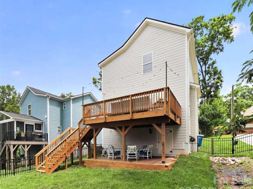414 King Street, Waxhaw, NC 28173.  MLS# CAR4384883, YatesRealty ID 15417. 