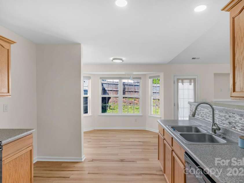 6821 Parkers Crossing Drive, Charlotte, NC 28215.  MLS# CAR4239223, YatesRealty ID 15417. 