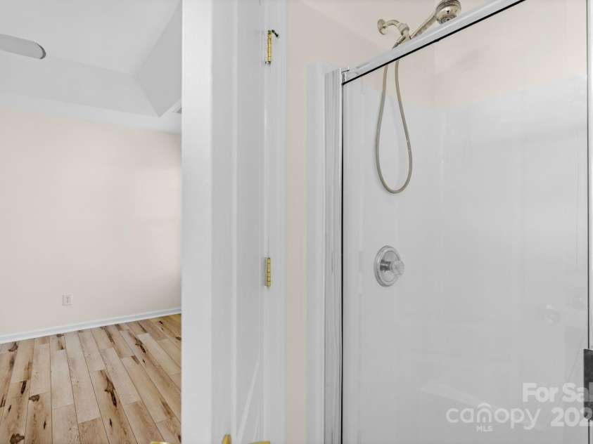 6821 Parkers Crossing Drive, Charlotte, NC 28215.  MLS# CAR4239223, YatesRealty ID 15417. 