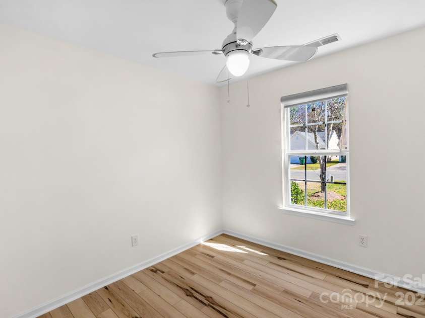 6821 Parkers Crossing Drive, Charlotte, NC 28215.  MLS# CAR4239223, YatesRealty ID 15417. 