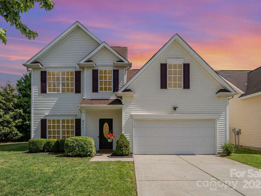 4711 Sunburst Lane, Charlotte, NC 28213.  MLS# CAR4255834, YatesRealty ID 15418. 