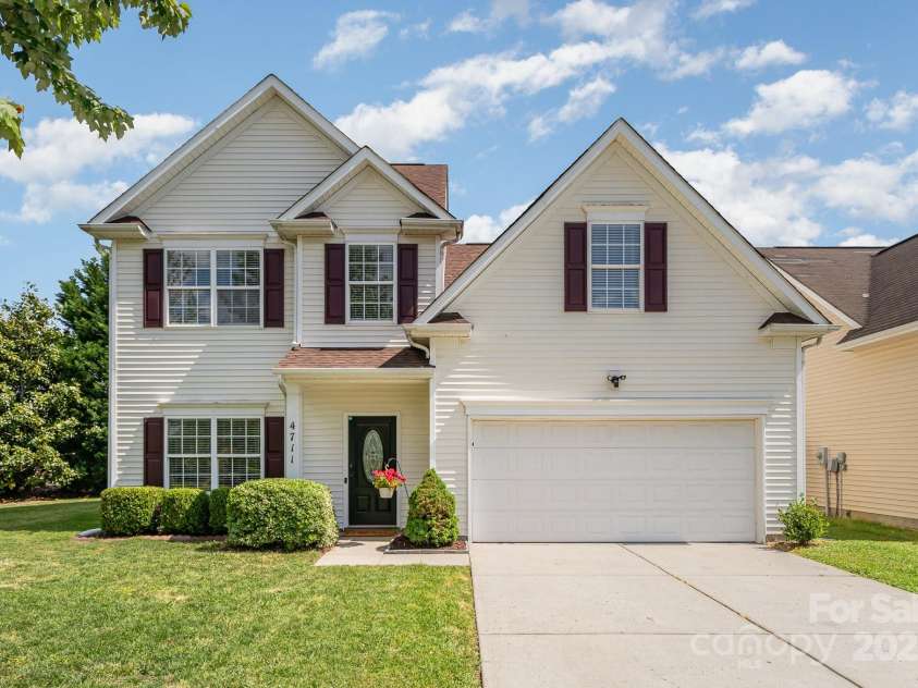 4711 Sunburst Lane, Charlotte, NC 28213.  MLS# CAR4255834, YatesRealty ID 15418. 