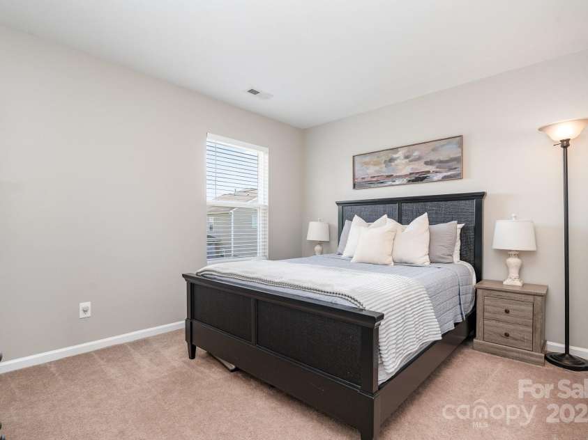 4711 Sunburst Lane, Charlotte, NC 28213.  MLS# CAR4255834, YatesRealty ID 15418. 