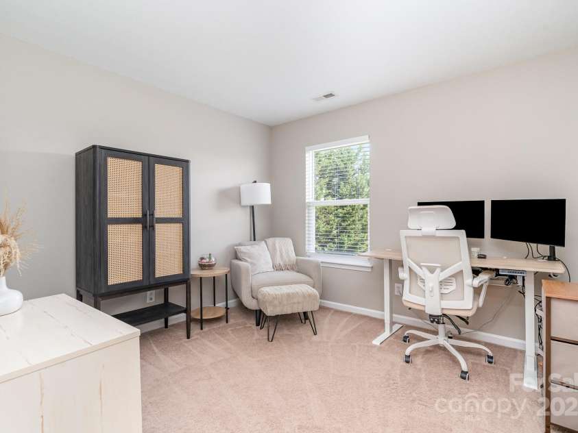 4711 Sunburst Lane, Charlotte, NC 28213.  MLS# CAR4255834, YatesRealty ID 15418. 