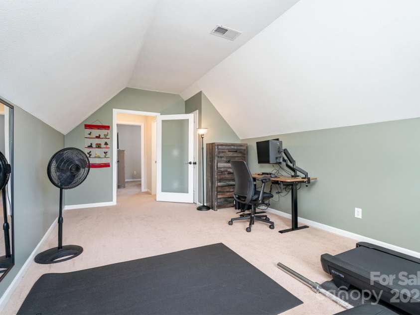 4711 Sunburst Lane, Charlotte, NC 28213.  MLS# CAR4255834, YatesRealty ID 15418. 