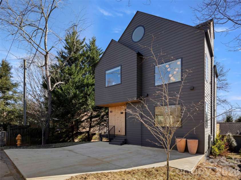 60 Harvard Place, Asheville, NC 28806.  MLS# CAR4403938, YatesRealty ID 15418. Front View