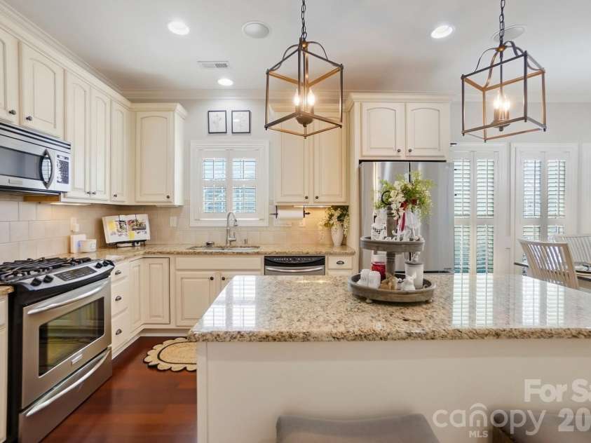 3203 Kelsey Plaza, Kannapolis, NC 28081.  MLS# CAR4346160, YatesRealty ID 15419. 
