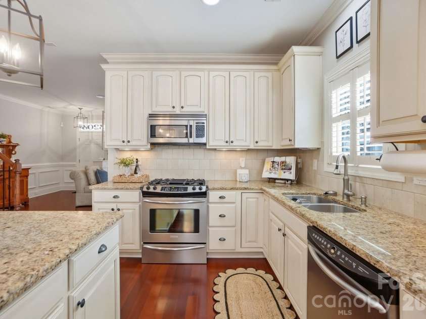 3203 Kelsey Plaza, Kannapolis, NC 28081.  MLS# CAR4346160, YatesRealty ID 15419. 