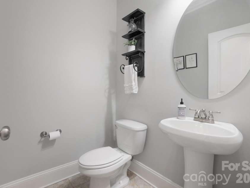 3203 Kelsey Plaza, Kannapolis, NC 28081.  MLS# CAR4346160, YatesRealty ID 15419. 