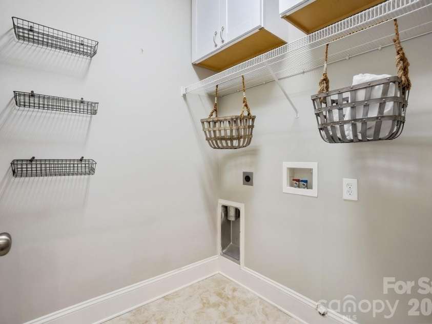 3203 Kelsey Plaza, Kannapolis, NC 28081.  MLS# CAR4346160, YatesRealty ID 15419. 