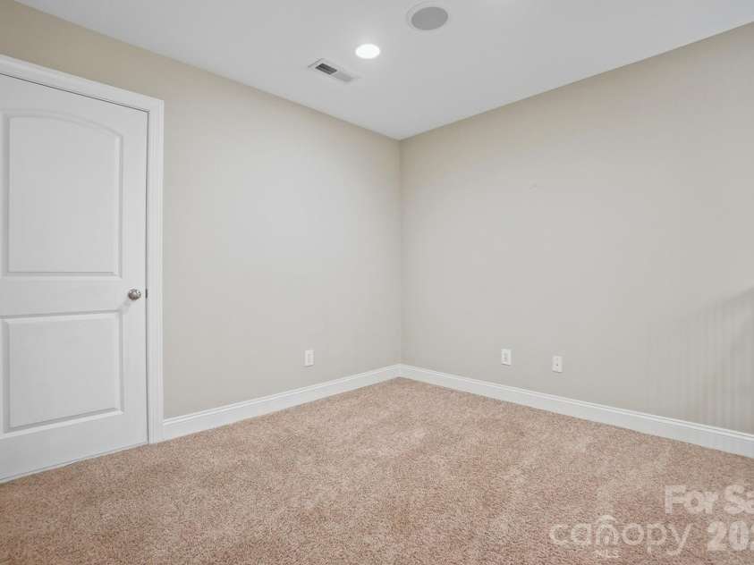 3203 Kelsey Plaza, Kannapolis, NC 28081.  MLS# CAR4346160, YatesRealty ID 15419. 