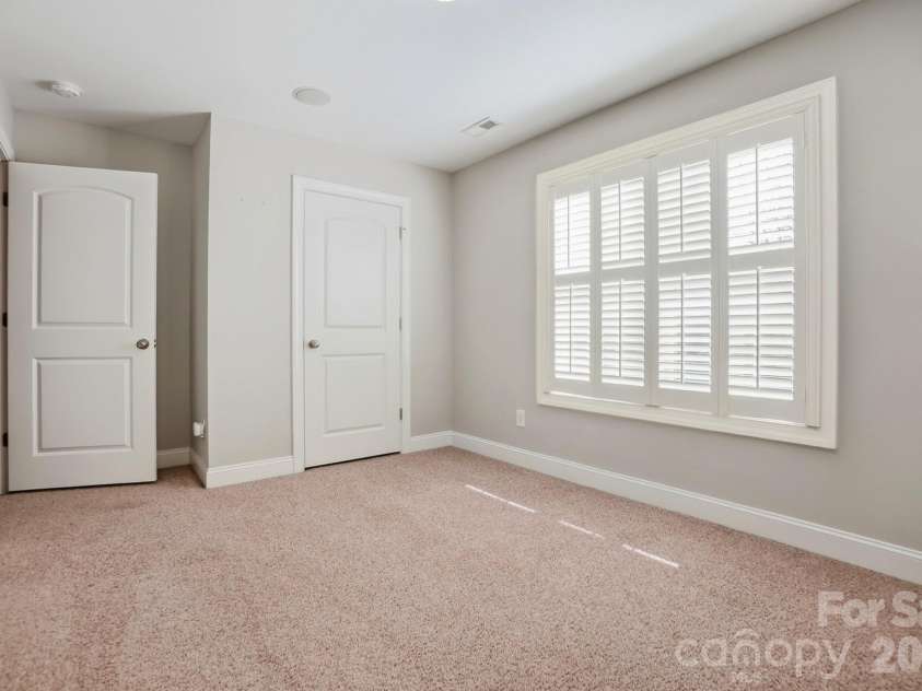 3203 Kelsey Plaza, Kannapolis, NC 28081.  MLS# CAR4346160, YatesRealty ID 15419. 
