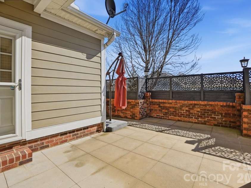 3203 Kelsey Plaza, Kannapolis, NC 28081.  MLS# CAR4346160, YatesRealty ID 15419. 