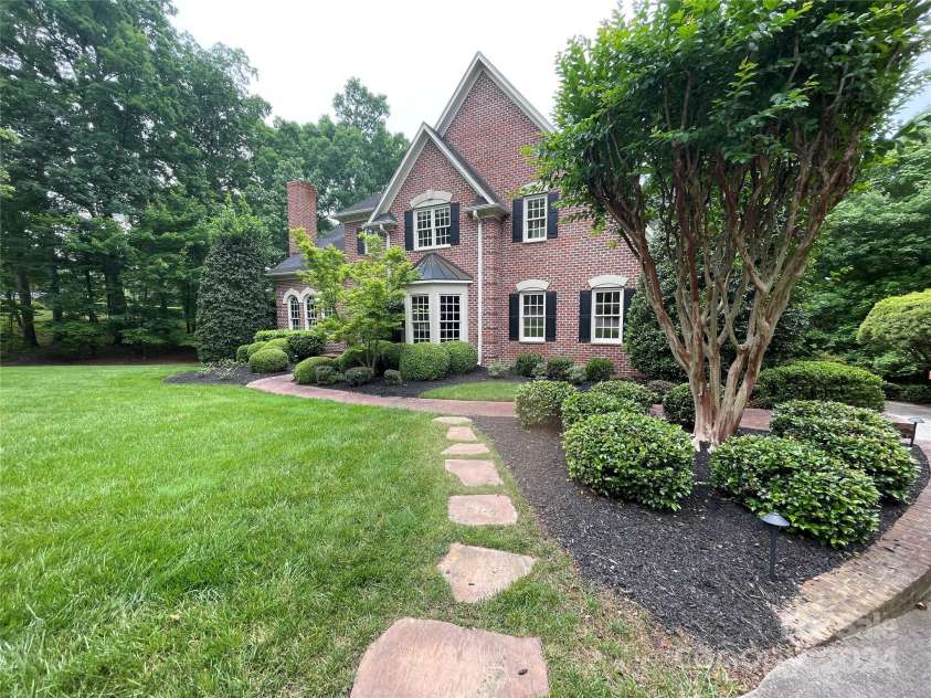 500 Muirfield Drive, Albemarle, NC 28001.  MLS# CAR4138063, YatesRealty ID 15419. 