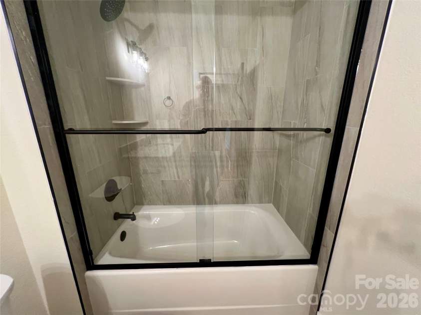 435 Soquili Drive, Brevard, NC 28712.  MLS# CAR4255595, YatesRealty ID 1542. Shower/Tub