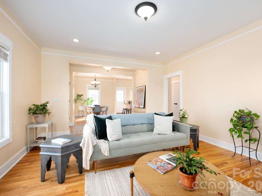 104 Estelle Park Drive, Asheville, NC 28806.  MLS# CAR4329863, YatesRealty ID 15420. Cozy, warm, and inviting