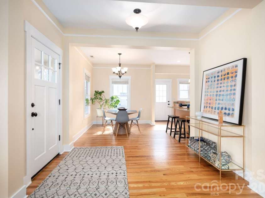 104 Estelle Park Drive, Asheville, NC 28806.  MLS# CAR4329863, YatesRealty ID 15420. Good flow and open floor plan