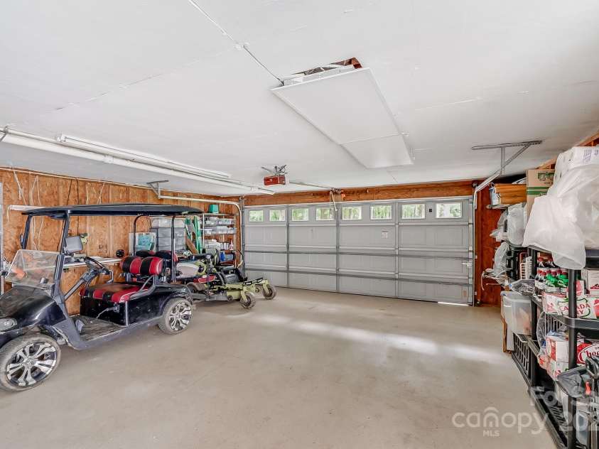 592 Woodcrest Drive, Gastonia, NC 28052.  MLS# CAR4259906, YatesRealty ID 15420. 